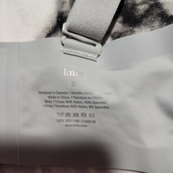 Knix V-neck padded bra - Picture 5 of 7